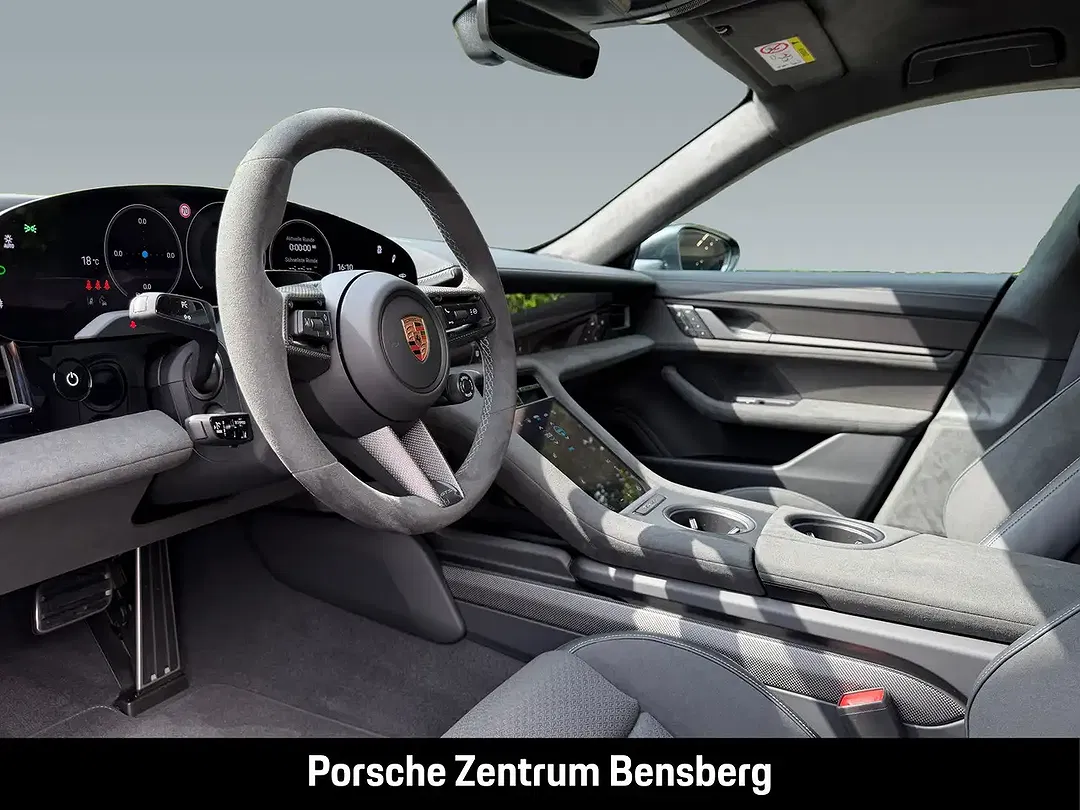Porsche Taycan - Thumbnail 14