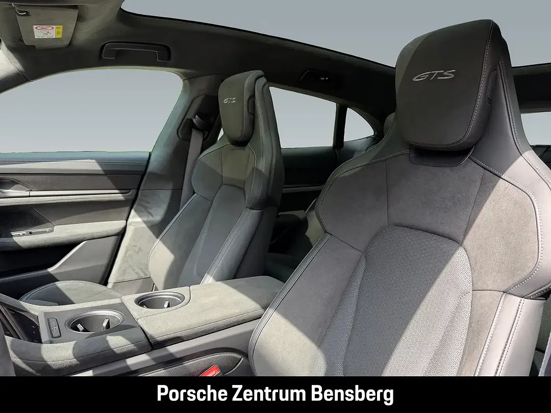 Porsche Taycan - Thumbnail 15