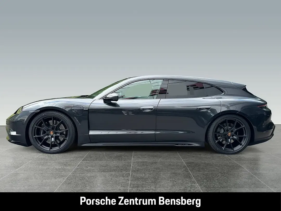 Porsche Taycan - Thumbnail 2