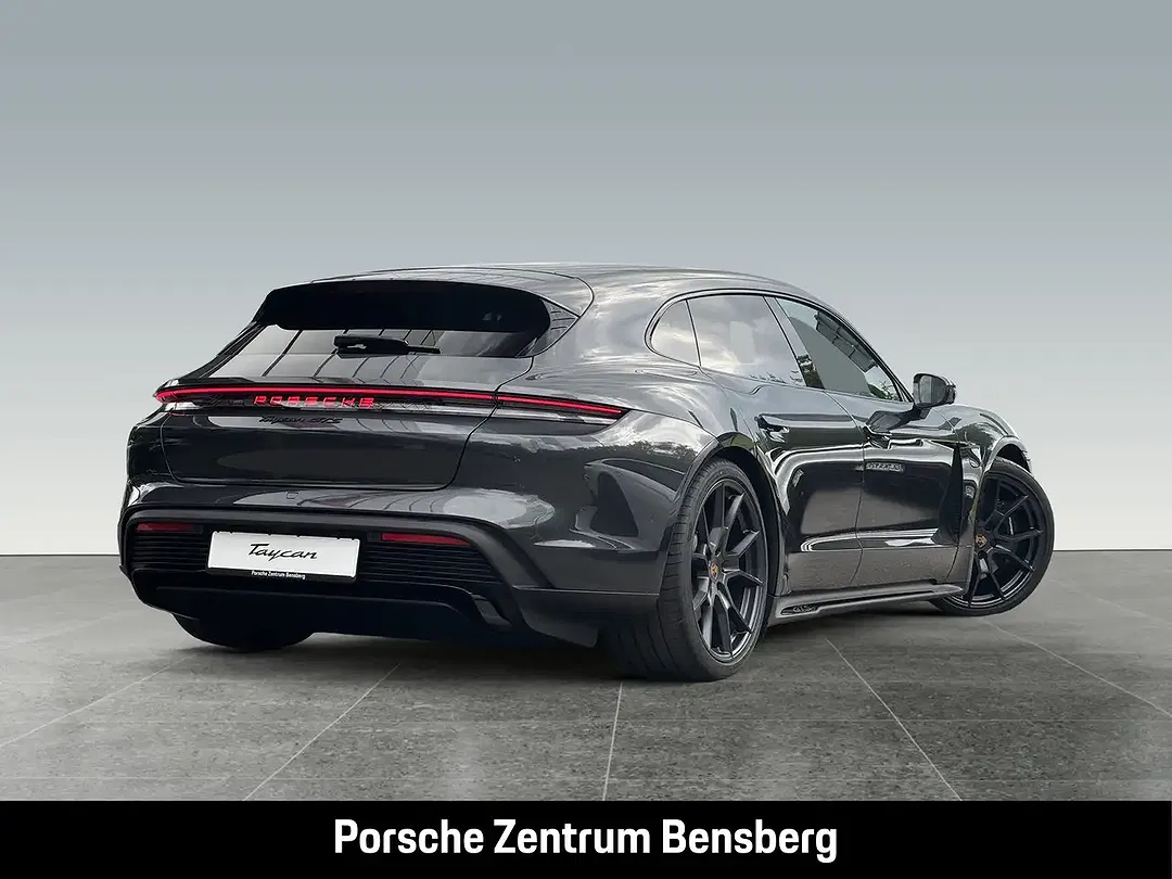 Porsche Taycan - Thumbnail 4