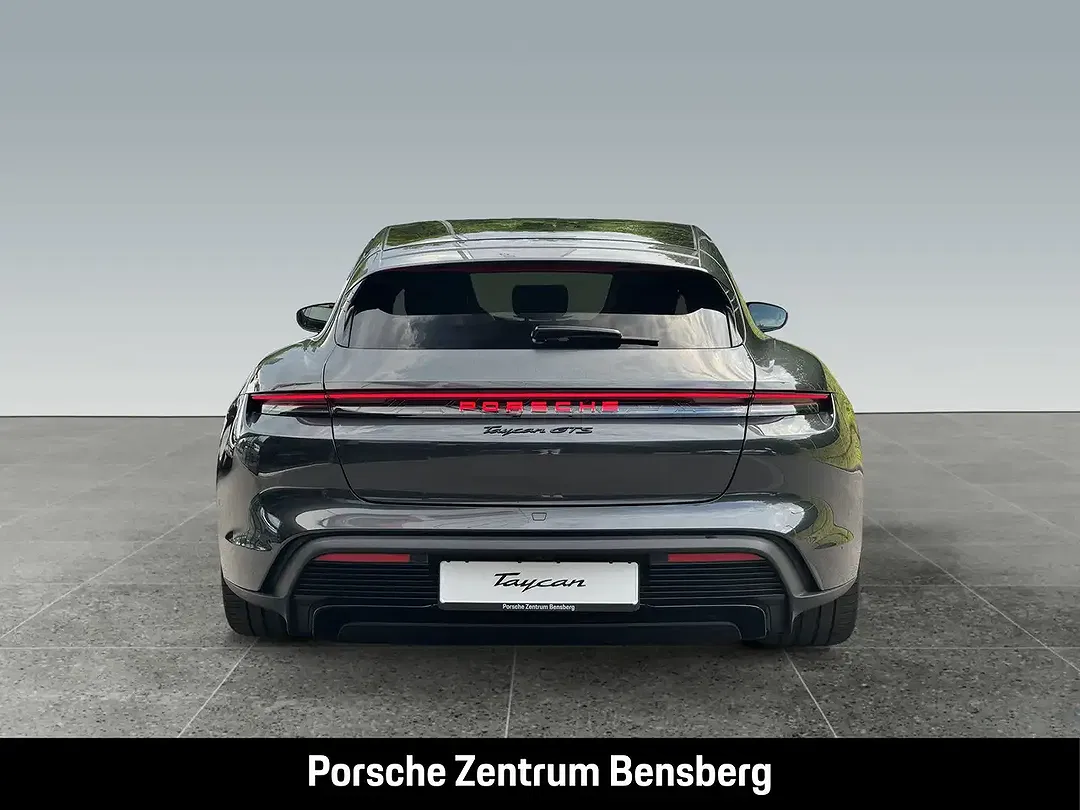 Porsche Taycan - Thumbnail 8