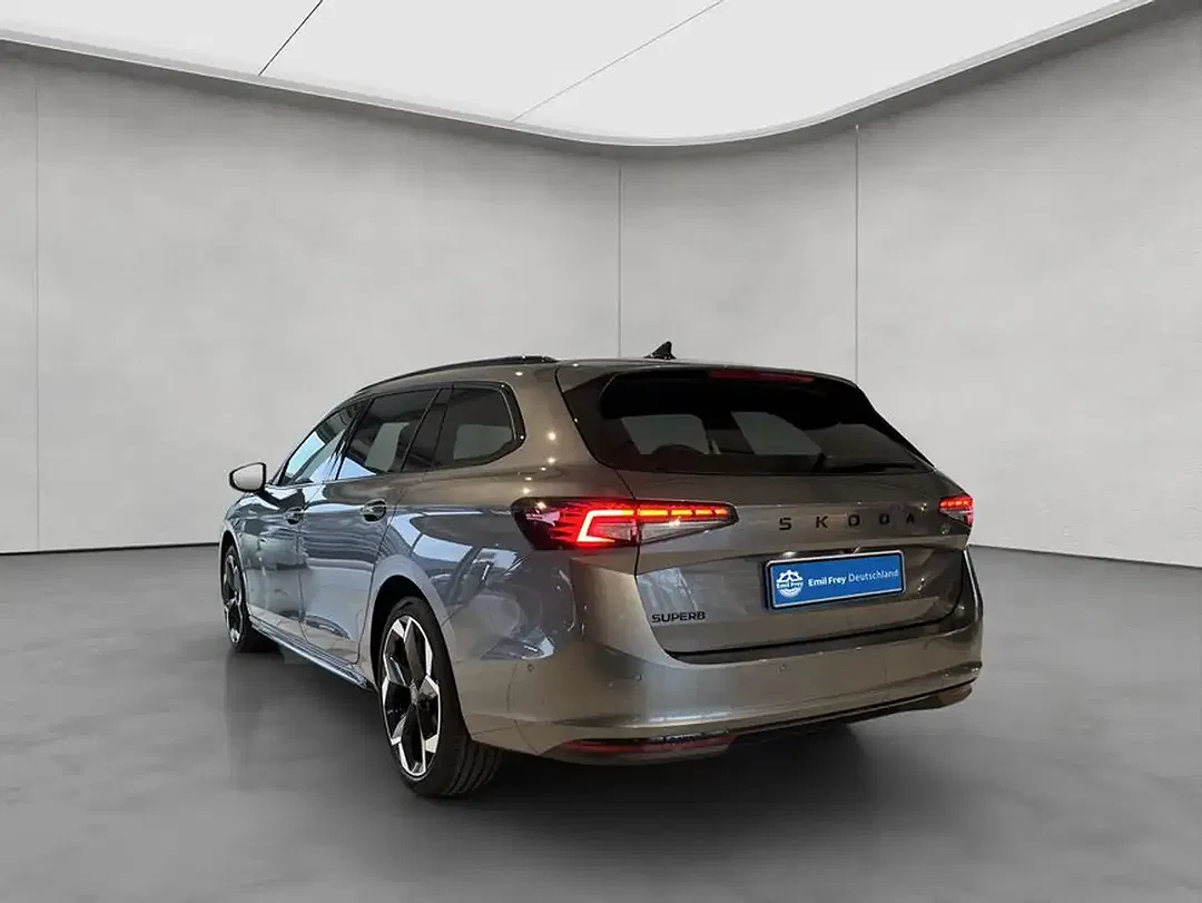 Skoda Superb - Thumbnail 3