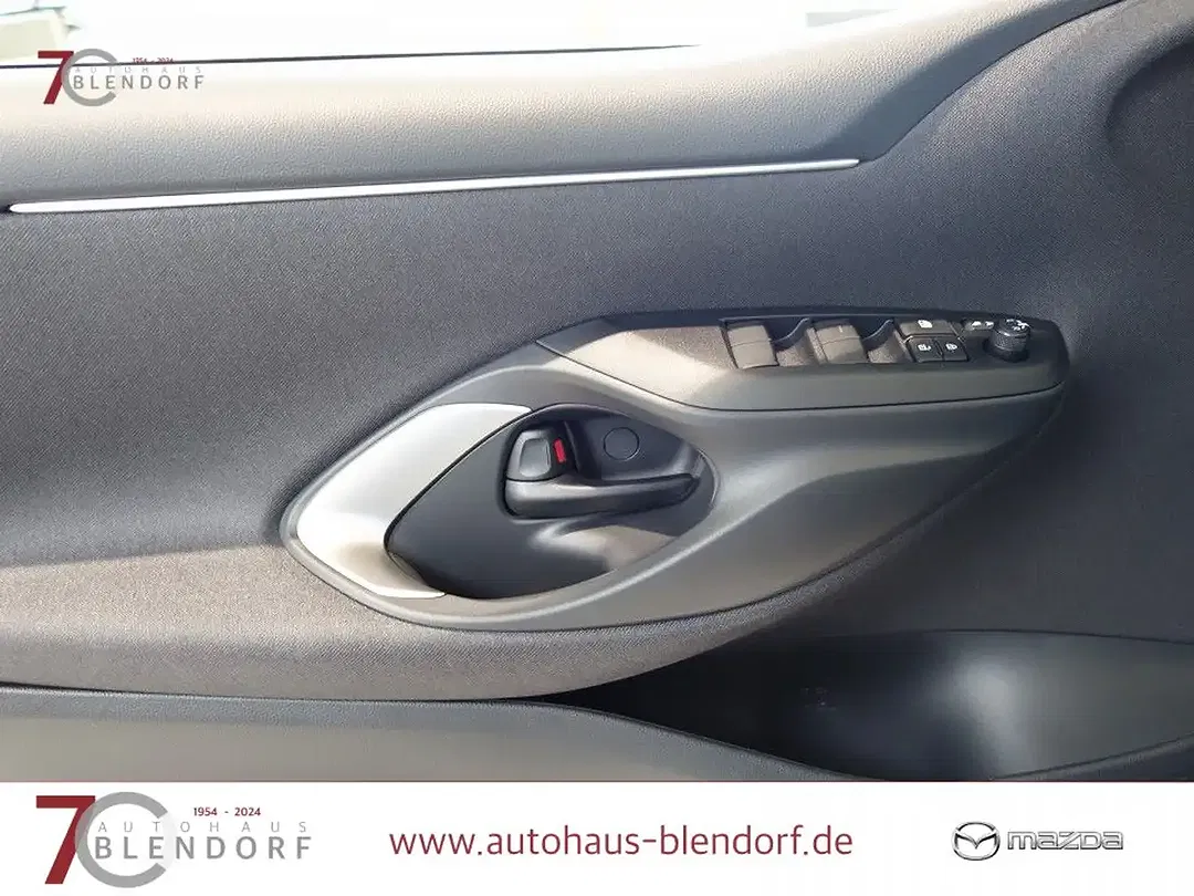 Mazda 2 - Thumbnail 10