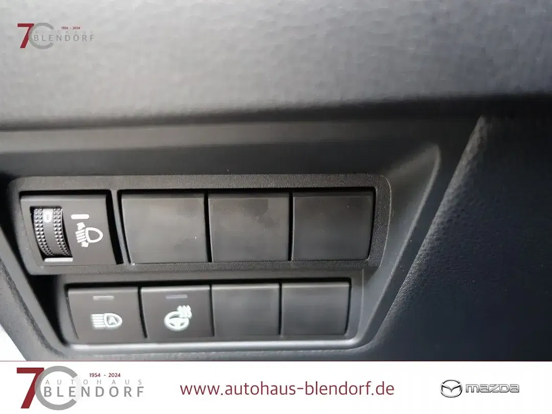 Mazda 2 - Thumbnail 11