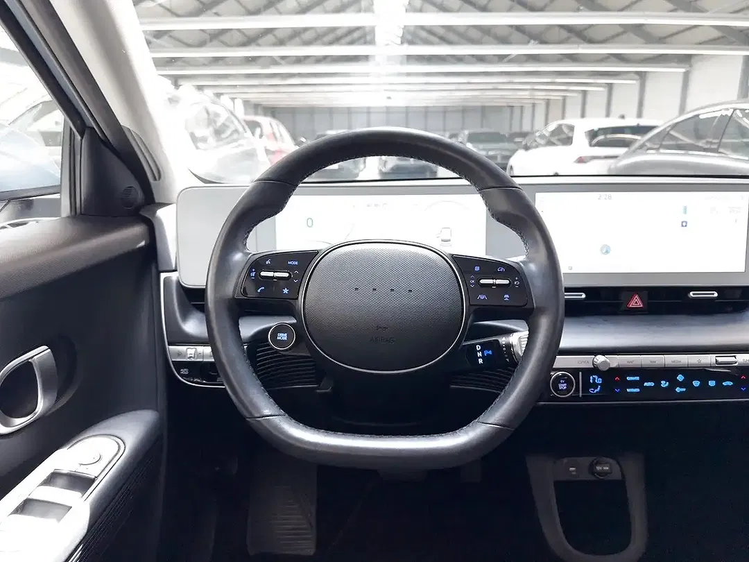 Hyundai IONIQ 5 - Thumbnail 10