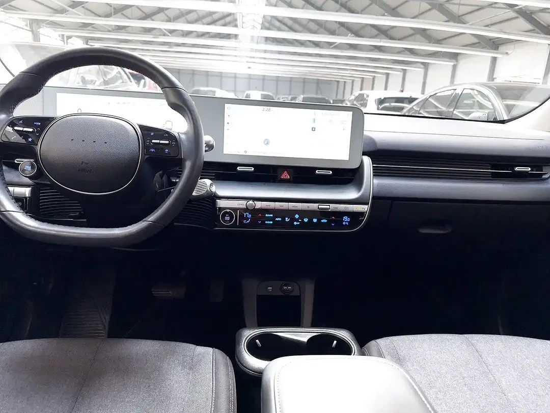 Hyundai IONIQ 5 - Thumbnail 11