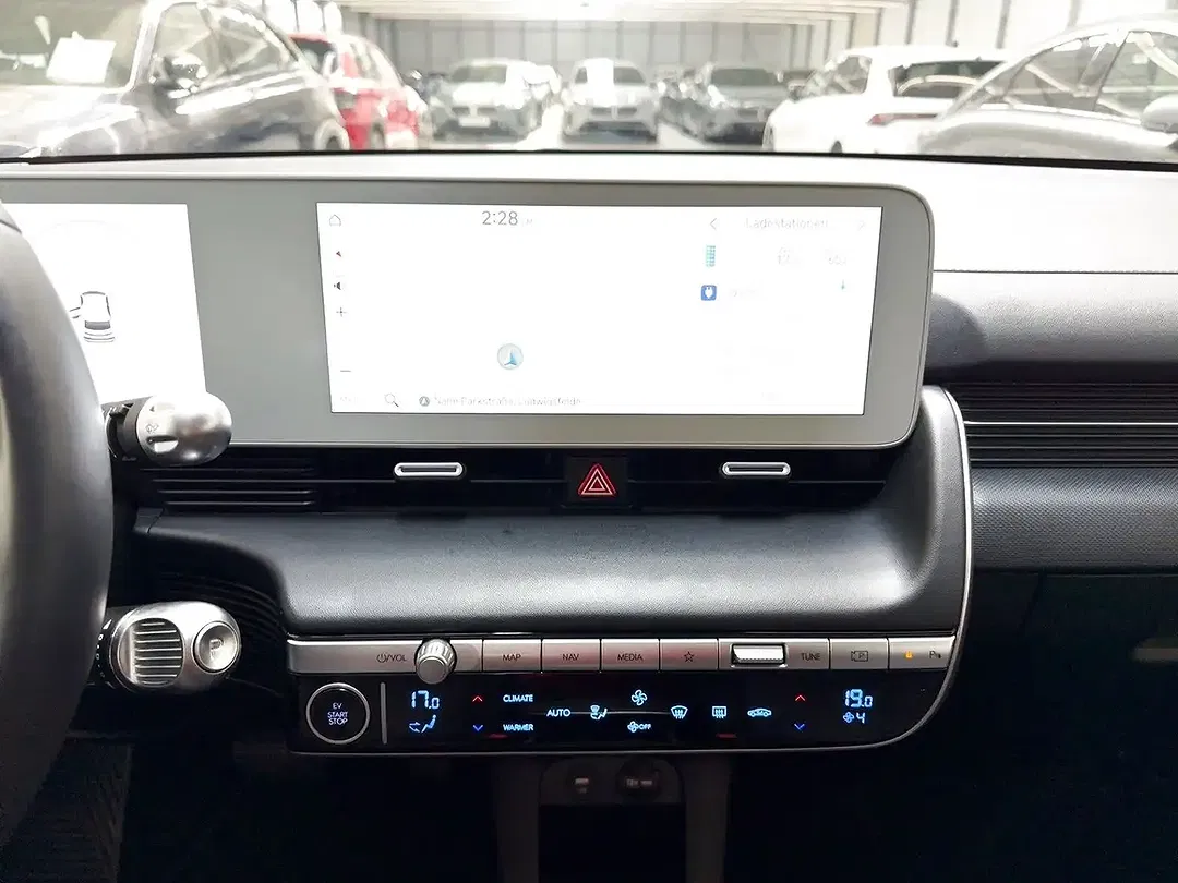 Hyundai IONIQ 5 - Thumbnail 12