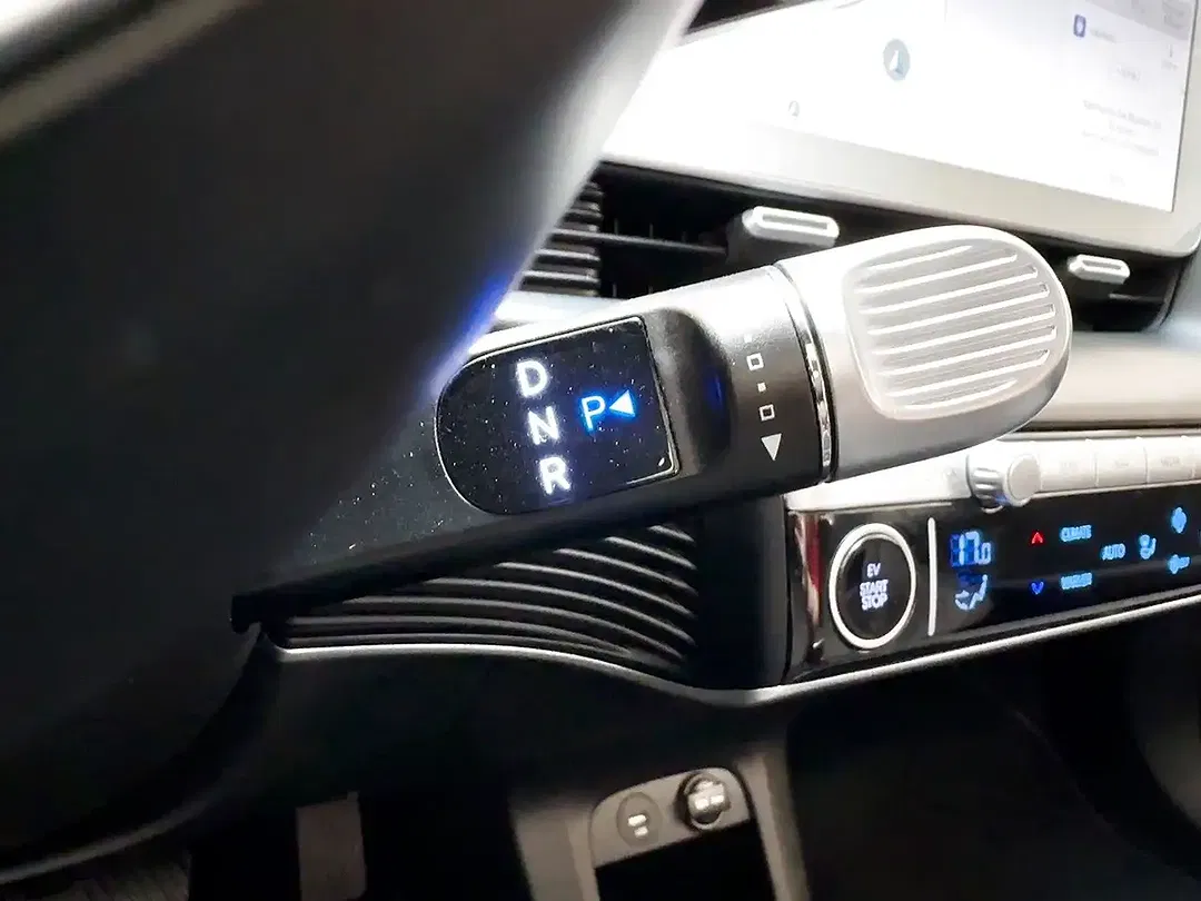 Hyundai IONIQ 5 - Thumbnail 13