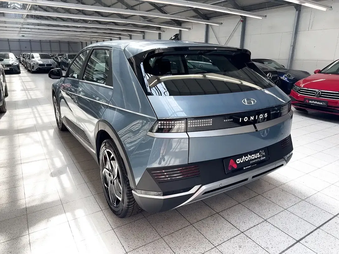 Hyundai IONIQ 5 - Thumbnail 4