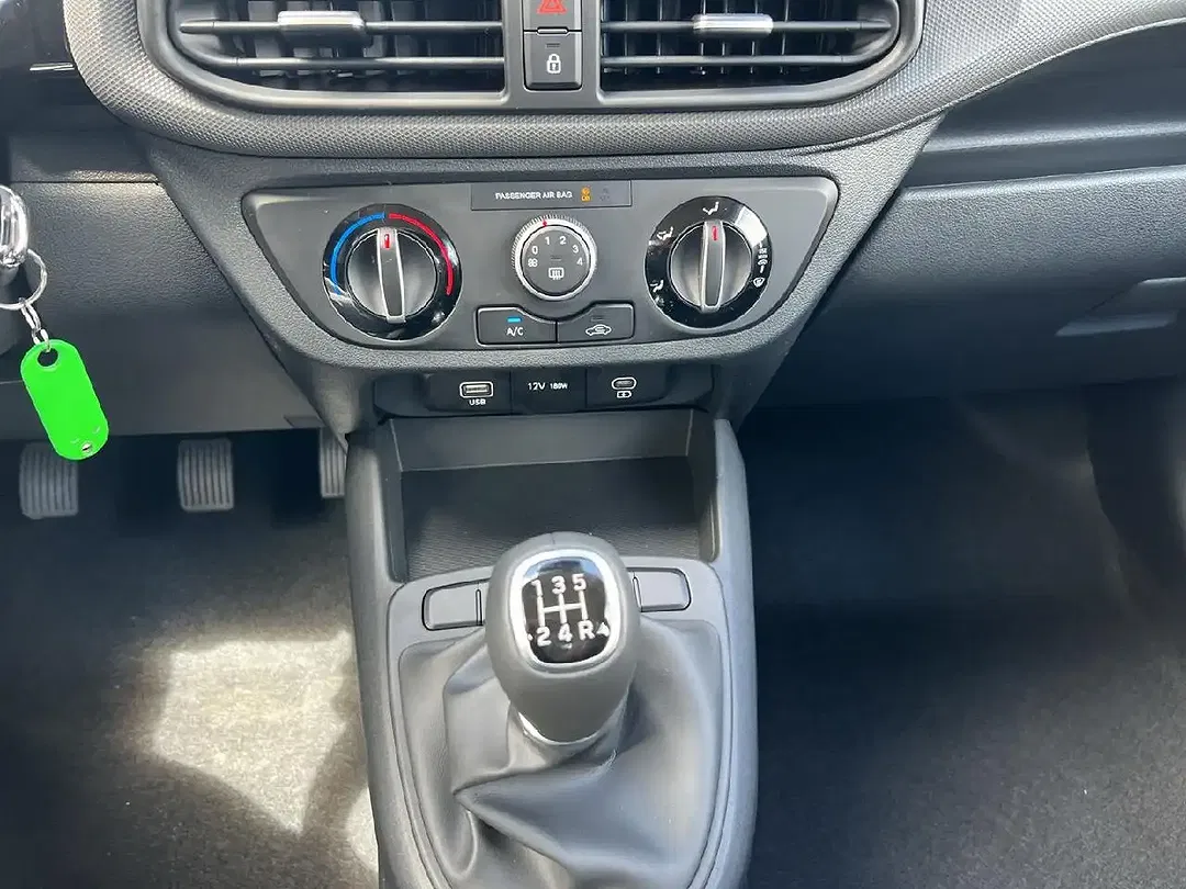 Hyundai i10 - Thumbnail 11