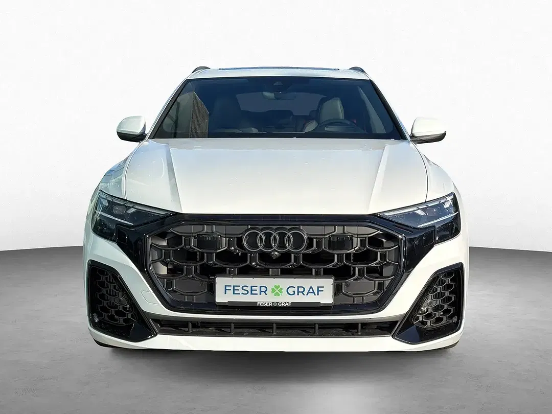Audi Q8 - Thumbnail 2