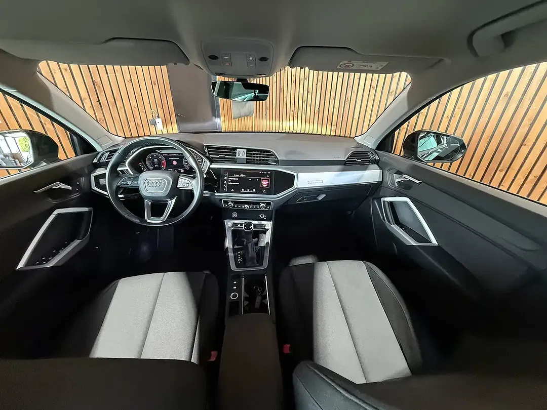 Audi Q3 - Thumbnail 11