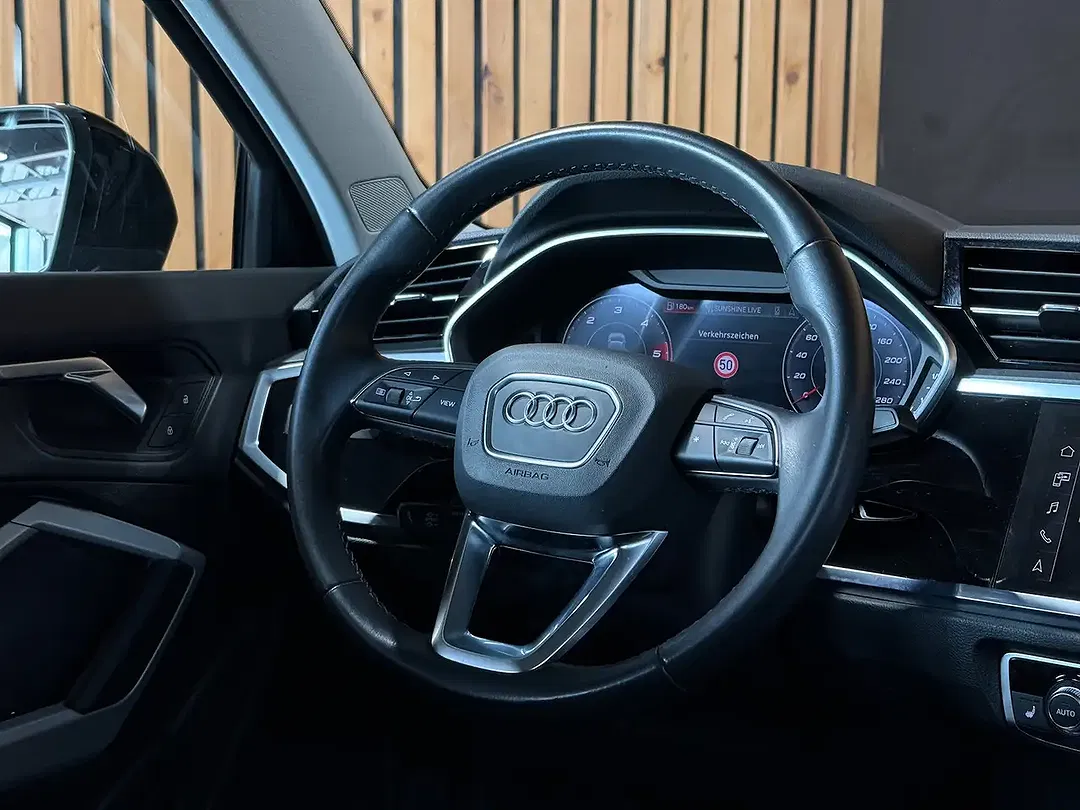 Audi Q3 - Thumbnail 12