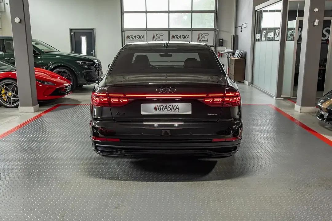 Audi A8 - Thumbnail 10