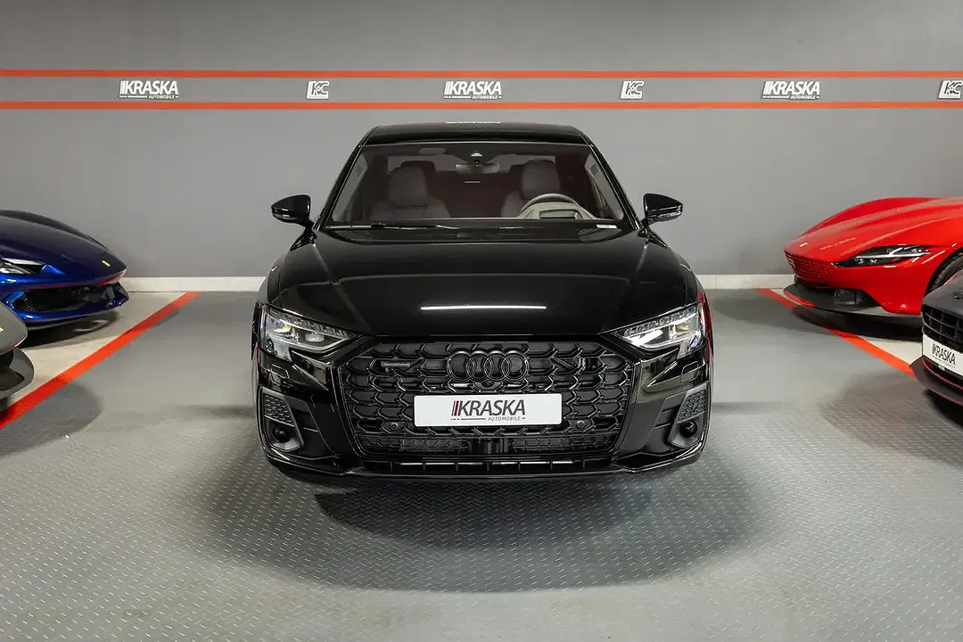 Audi A8 - Thumbnail 5