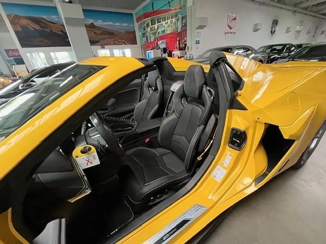 Corvette C8 - Thumbnail 12