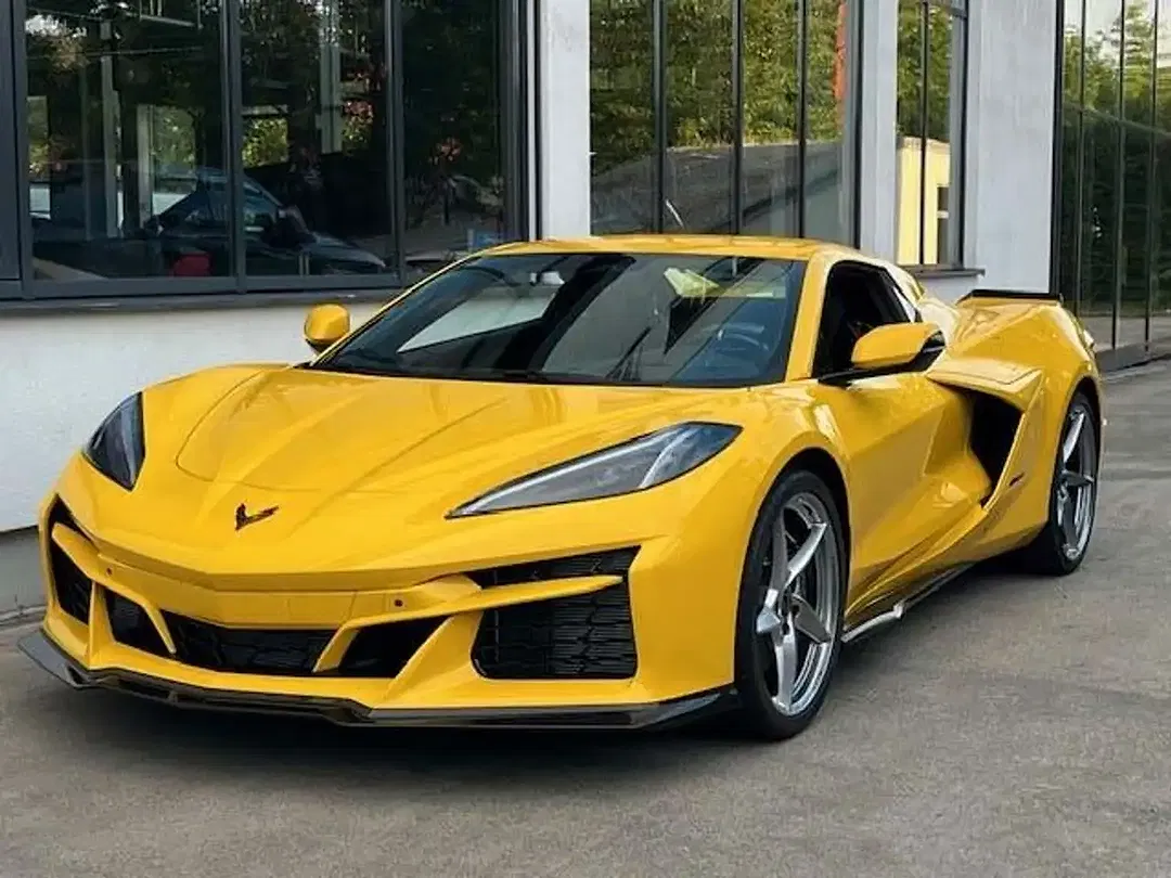 Corvette C8 - Thumbnail 6