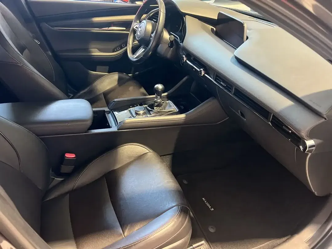 Mazda 3 - Thumbnail 11
