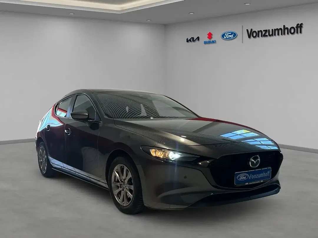 Mazda 3 - Thumbnail 2
