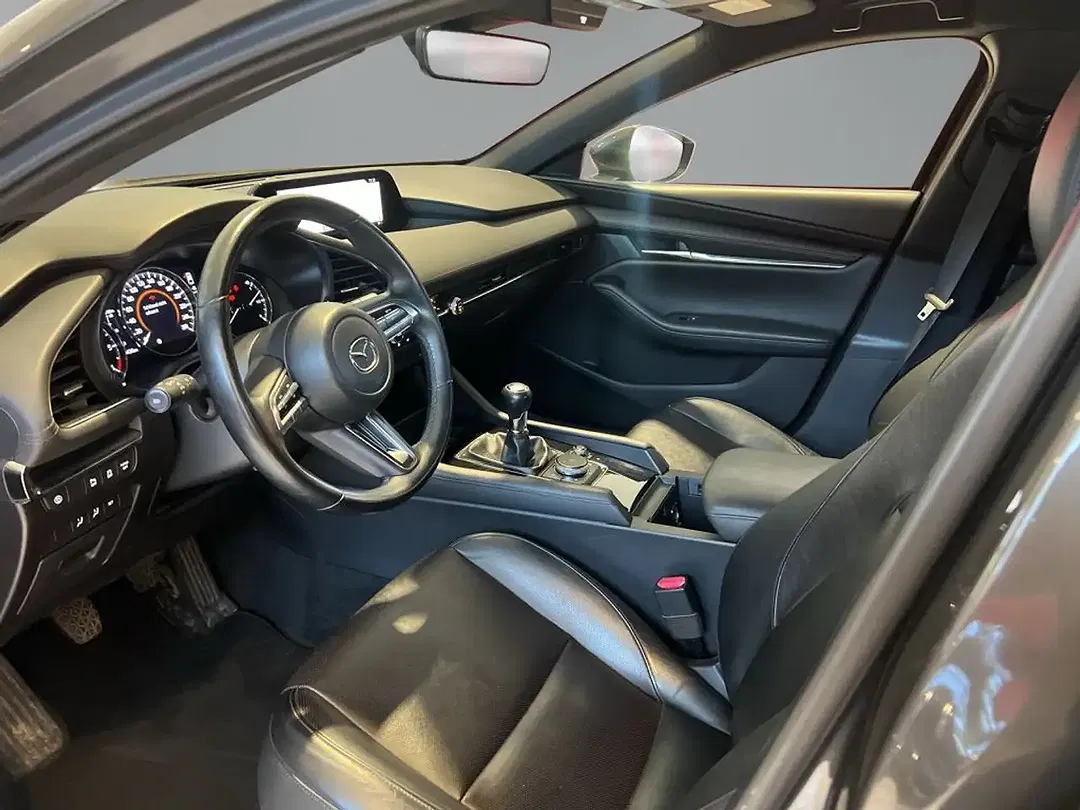 Mazda 3 - Thumbnail 5