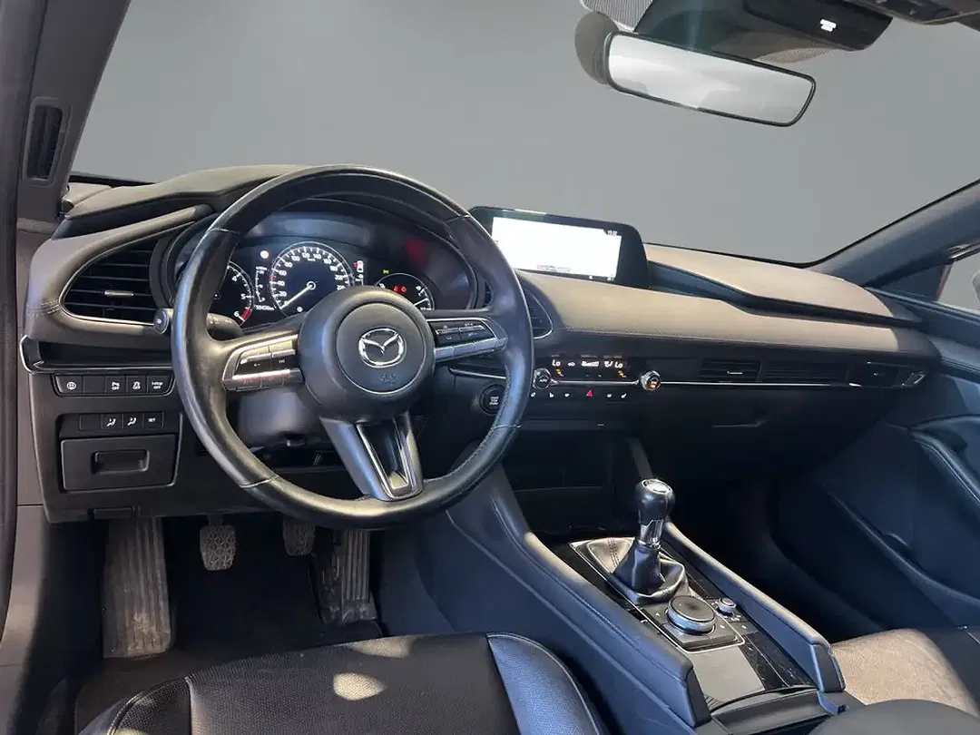 Mazda 3 - Thumbnail 8