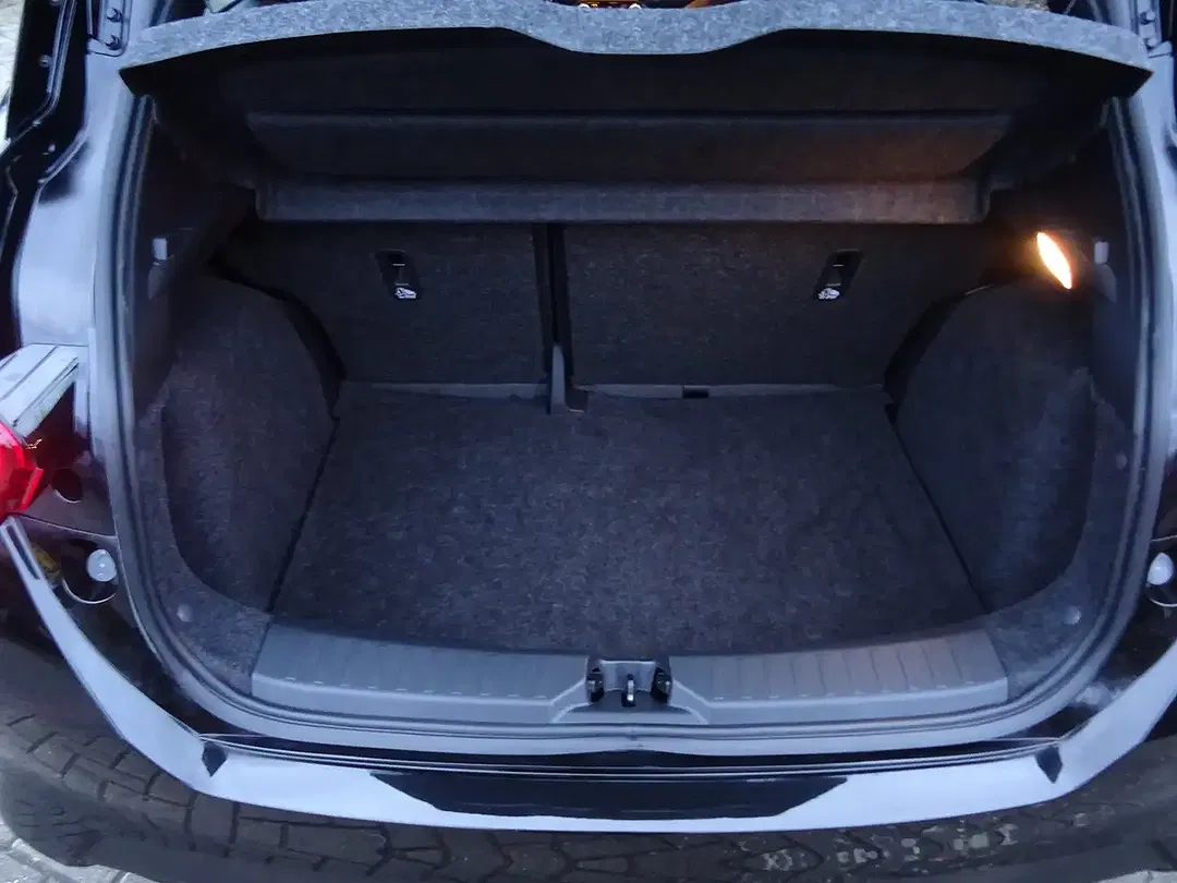 Nissan Micra - Thumbnail 9