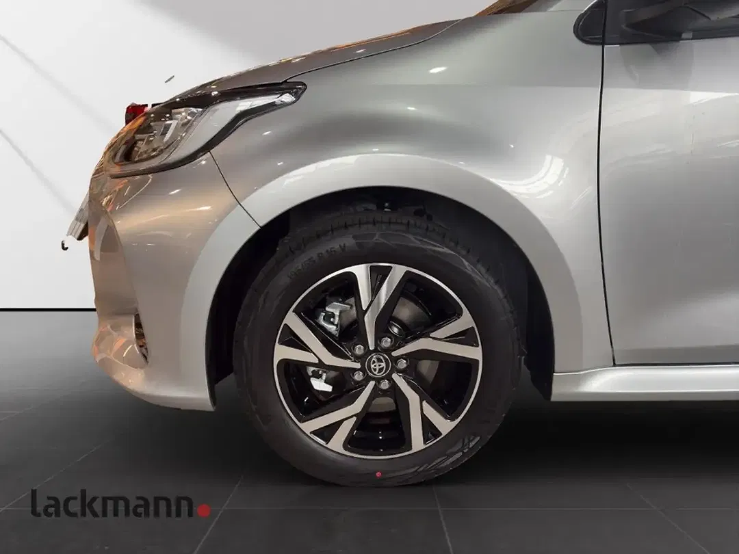 Toyota Yaris - Thumbnail 10