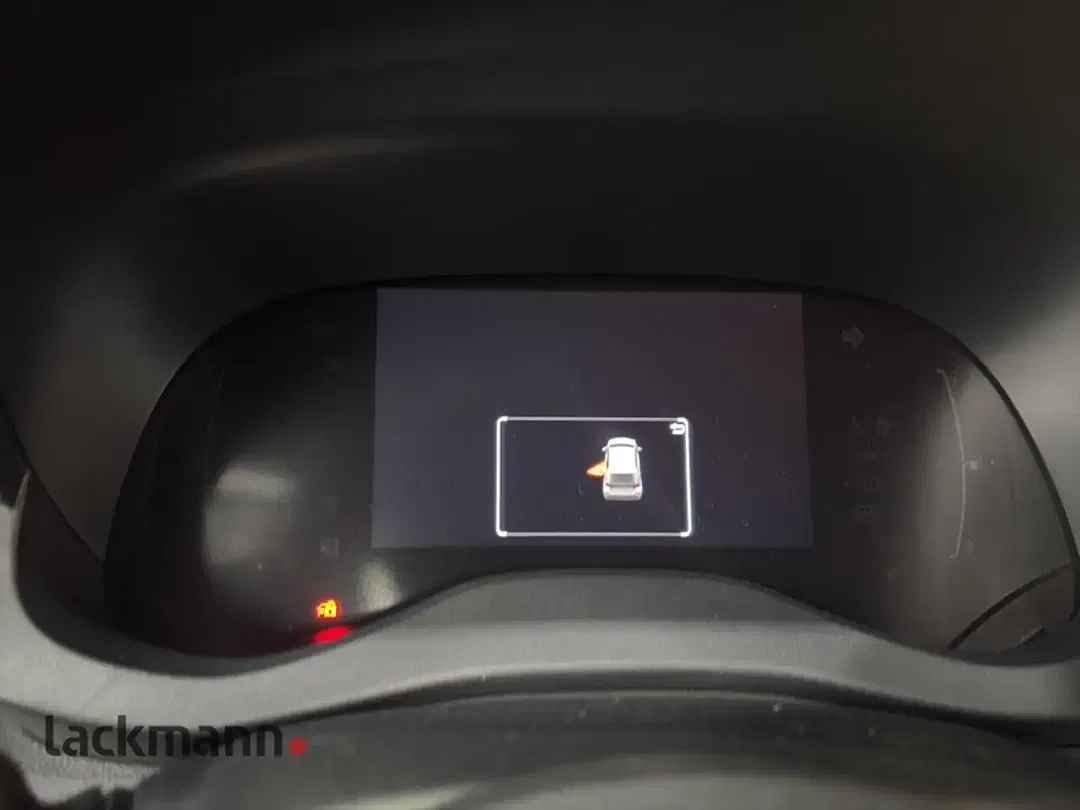 Toyota Yaris - Thumbnail 13