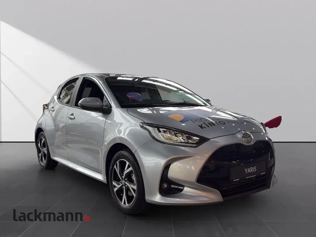 Toyota Yaris - Thumbnail 3