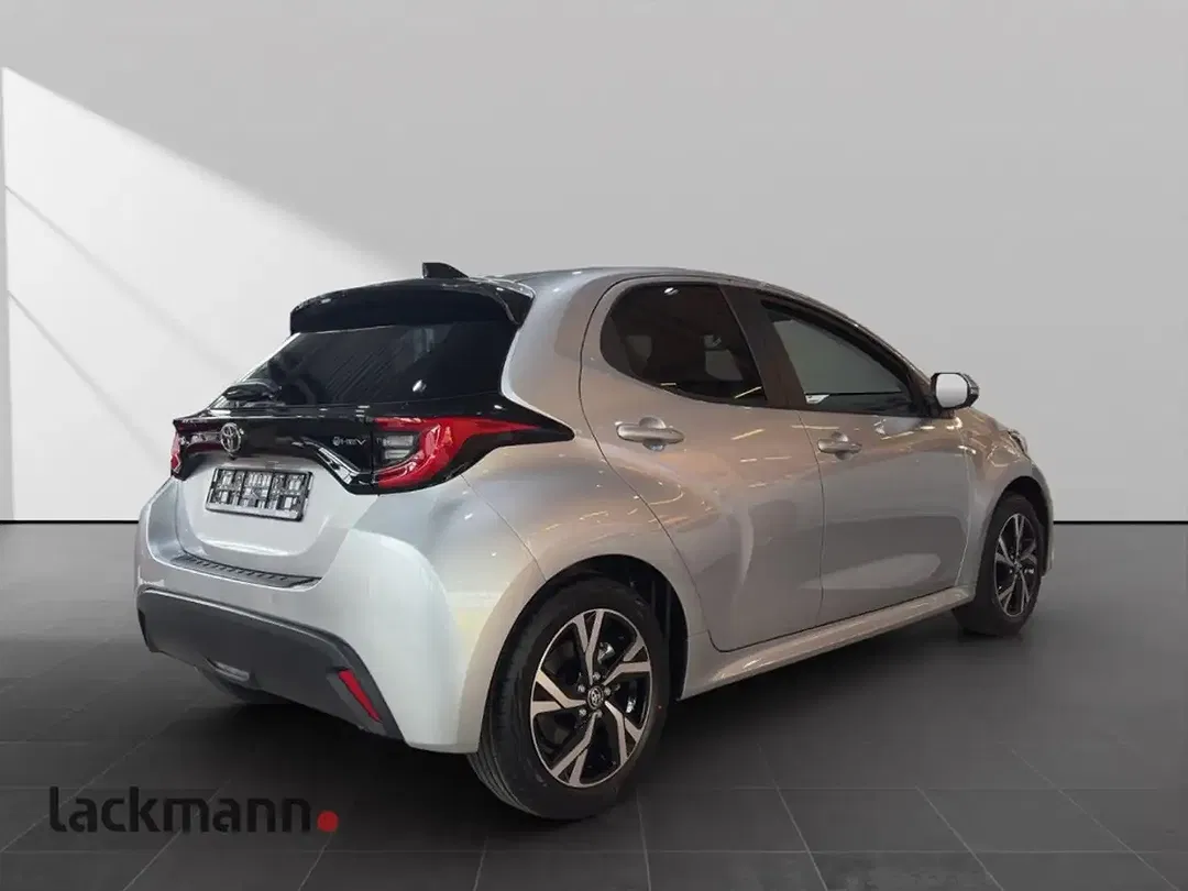 Toyota Yaris - Thumbnail 4