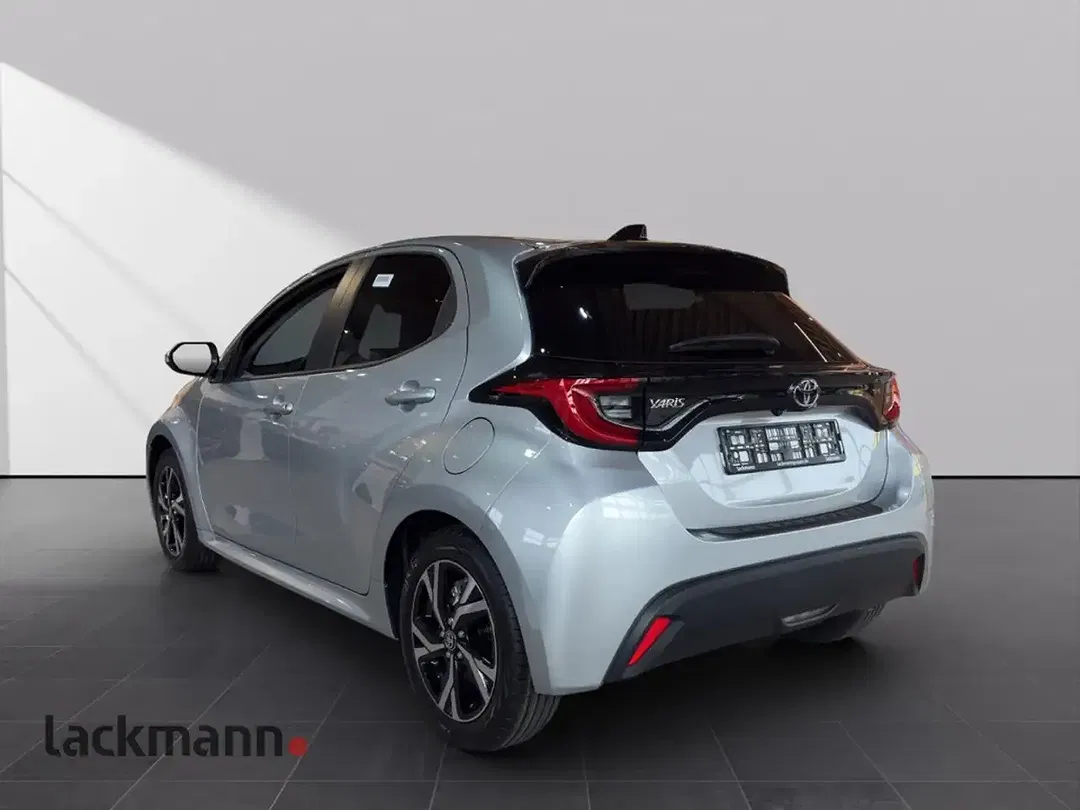 Toyota Yaris - Thumbnail 5