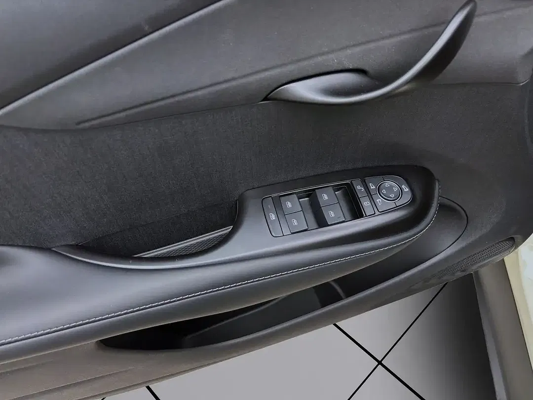BYD Dolphin - Thumbnail 10
