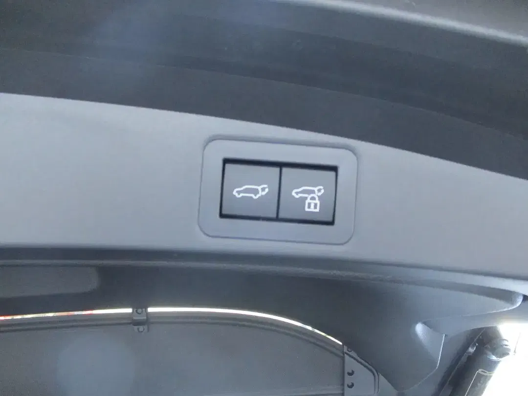 Toyota Corolla - Thumbnail 7