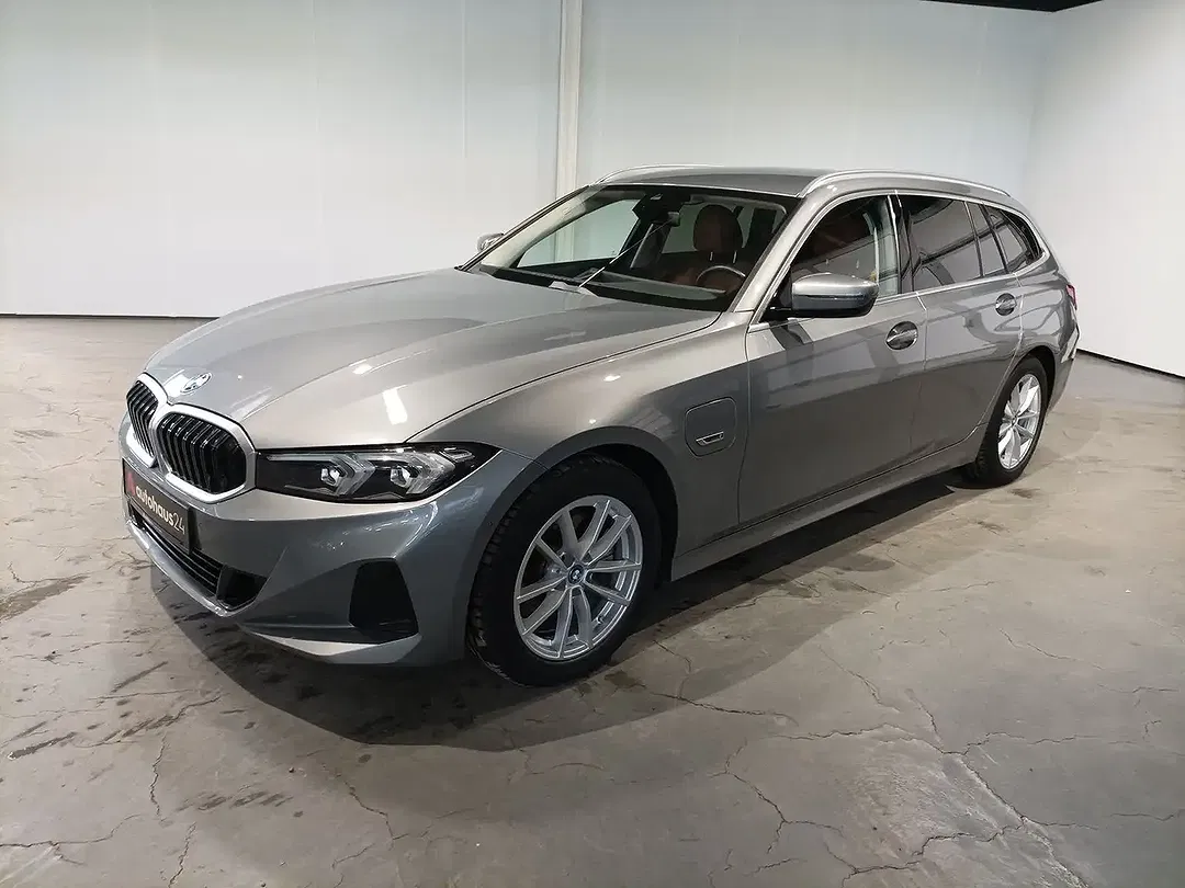 BMW 320 - Thumbnail 3