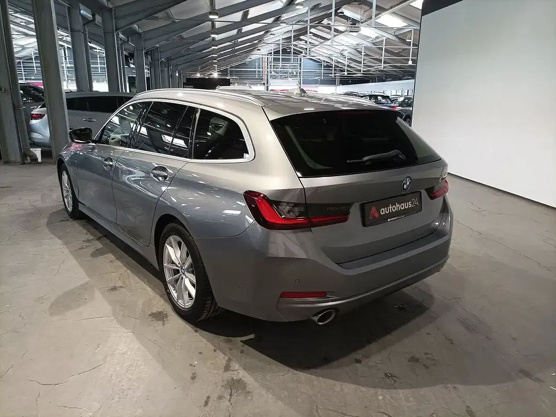 BMW 320 - Thumbnail 4