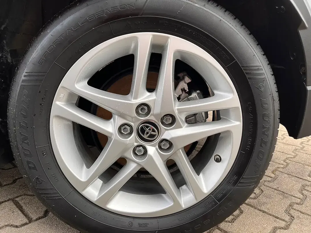 Toyota C-HR - Thumbnail 10