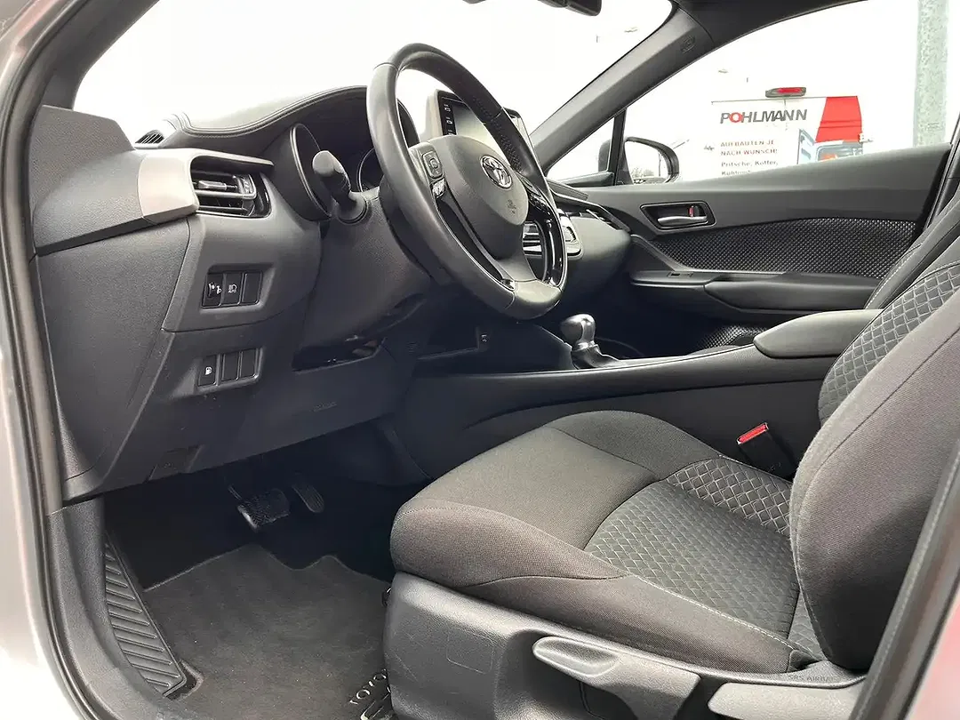 Toyota C-HR - Thumbnail 12