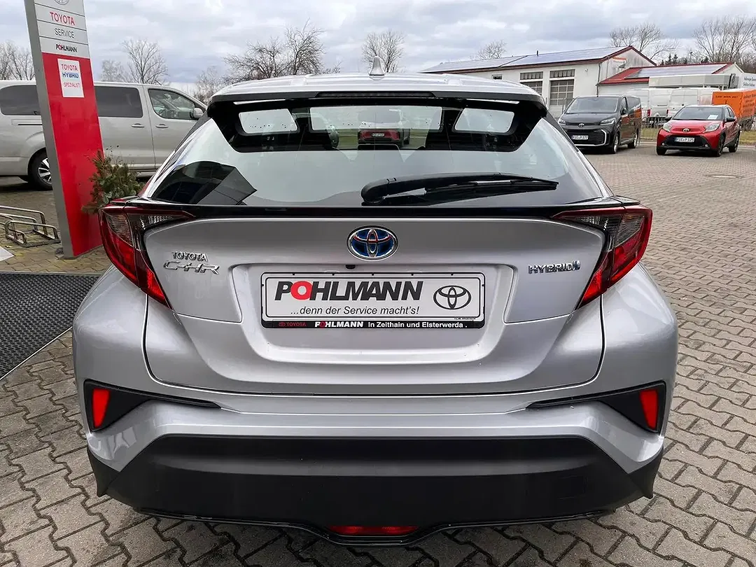 Toyota C-HR - Thumbnail 2