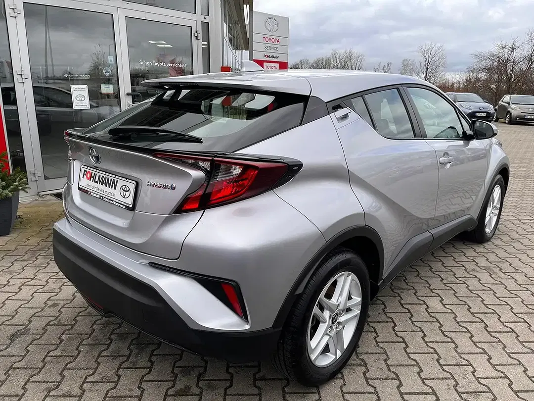 Toyota C-HR - Thumbnail 8
