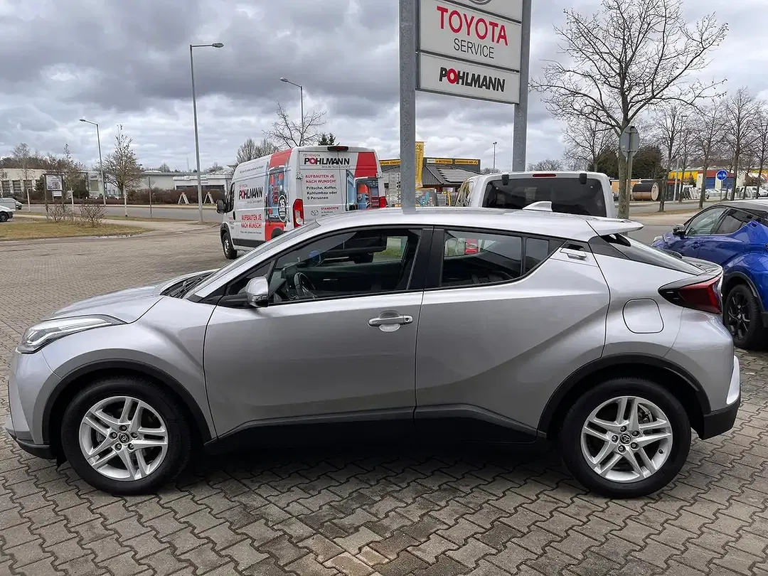 Toyota C-HR - Thumbnail 9