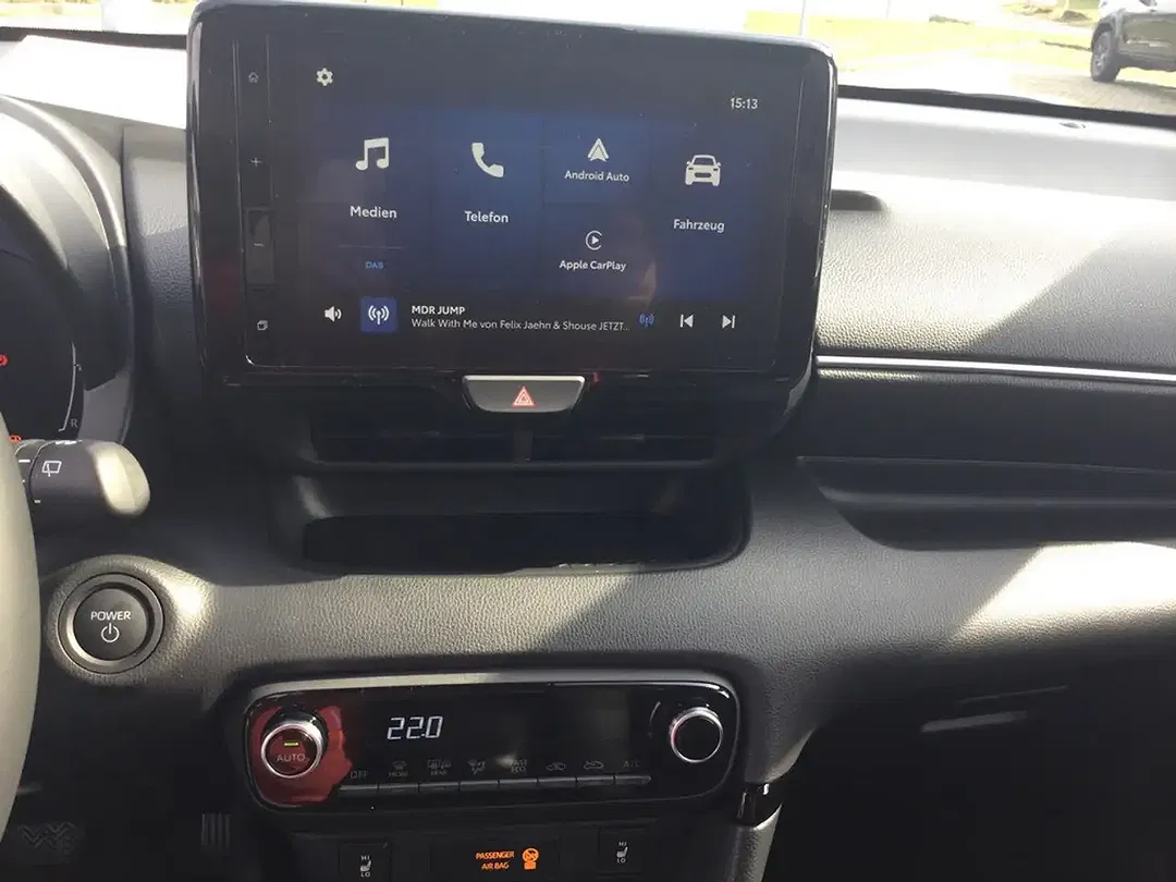 Toyota Yaris - Thumbnail 9
