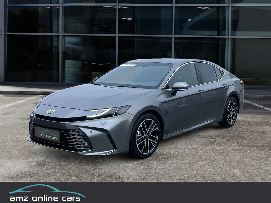 Toyota Camry - Thumbnail 1