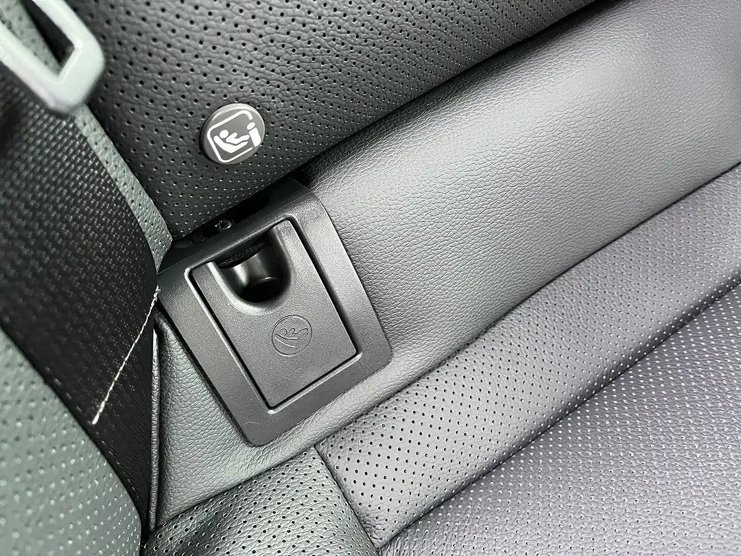 Toyota Camry - Thumbnail 18