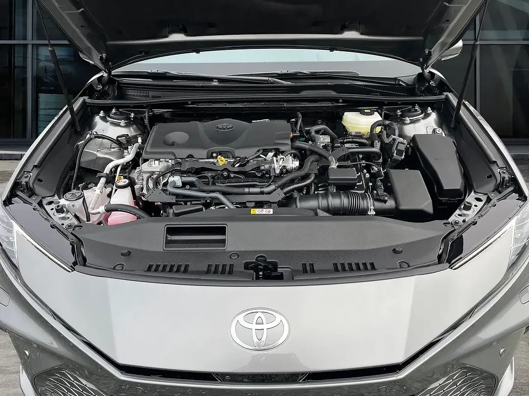 Toyota Camry - Thumbnail 8