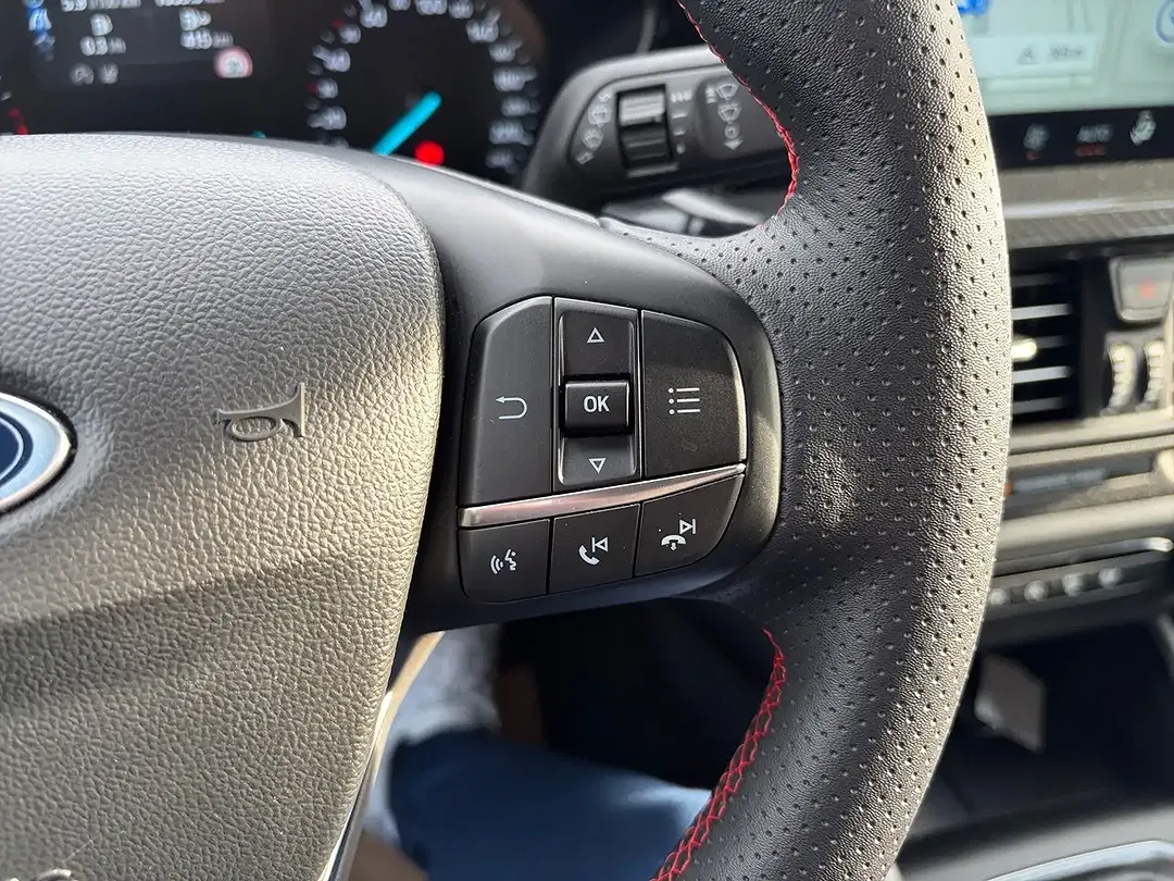 Ford Focus - Thumbnail 12