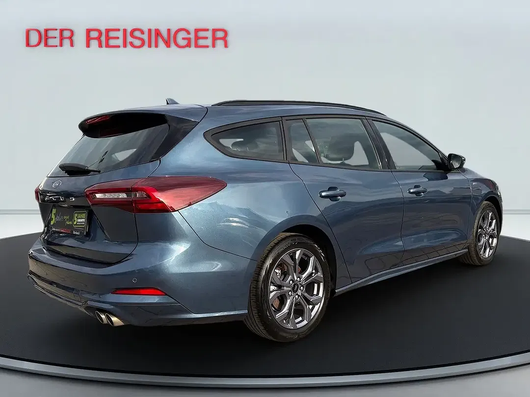 Ford Focus - Thumbnail 4