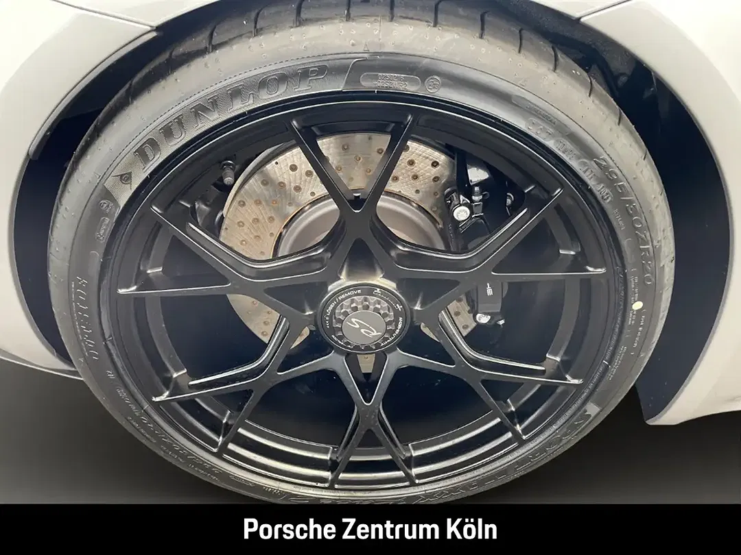 Porsche 718 Spyder - Thumbnail 10