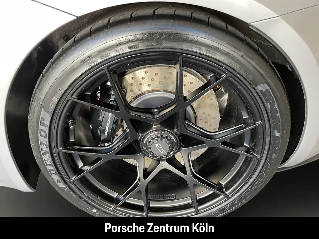 Porsche 718 Spyder - Thumbnail 11