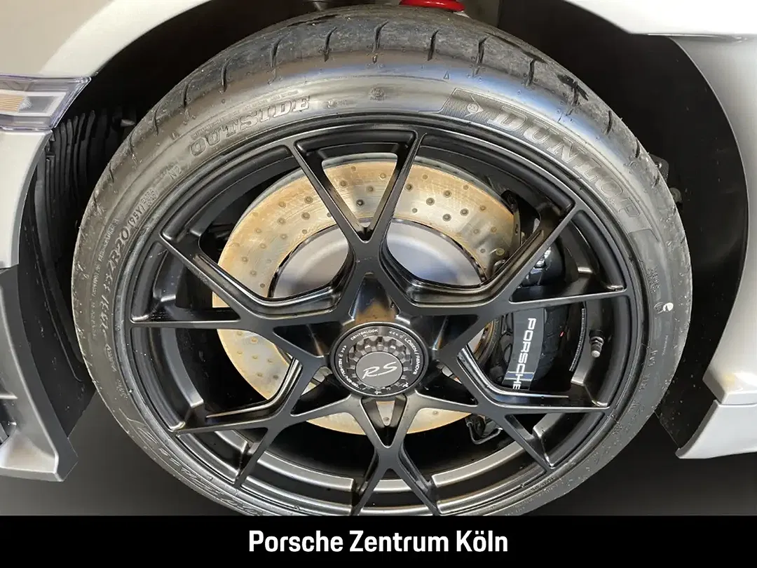 Porsche 718 Spyder - Thumbnail 12