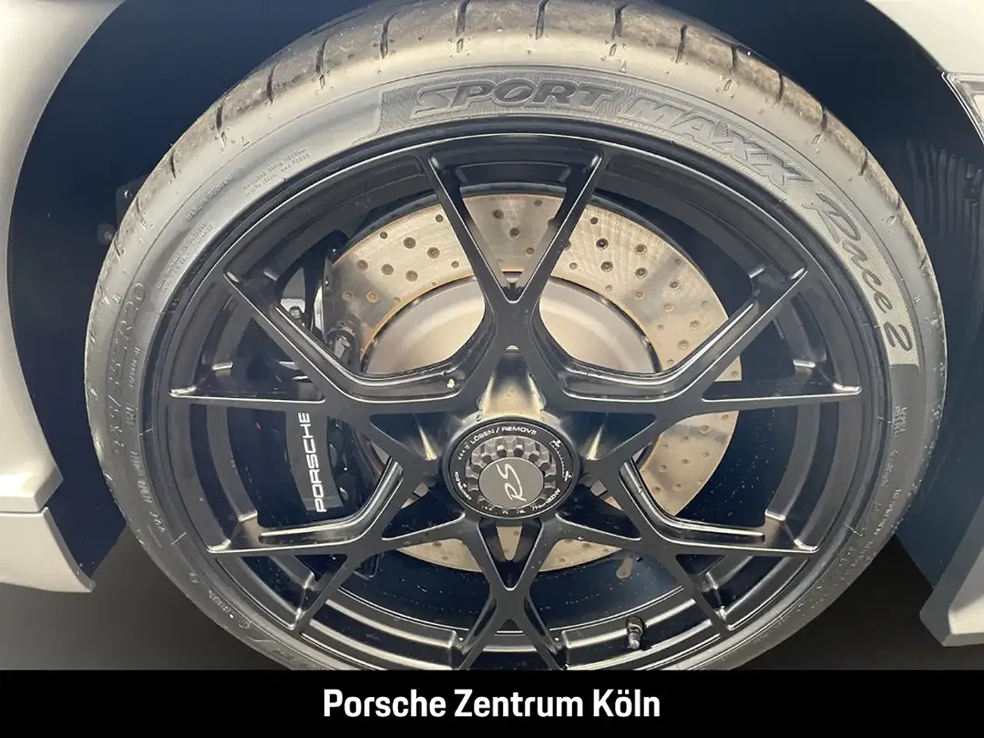Porsche 718 Spyder - Thumbnail 9